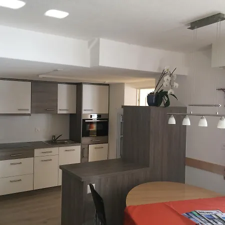 Sunstar Apartment